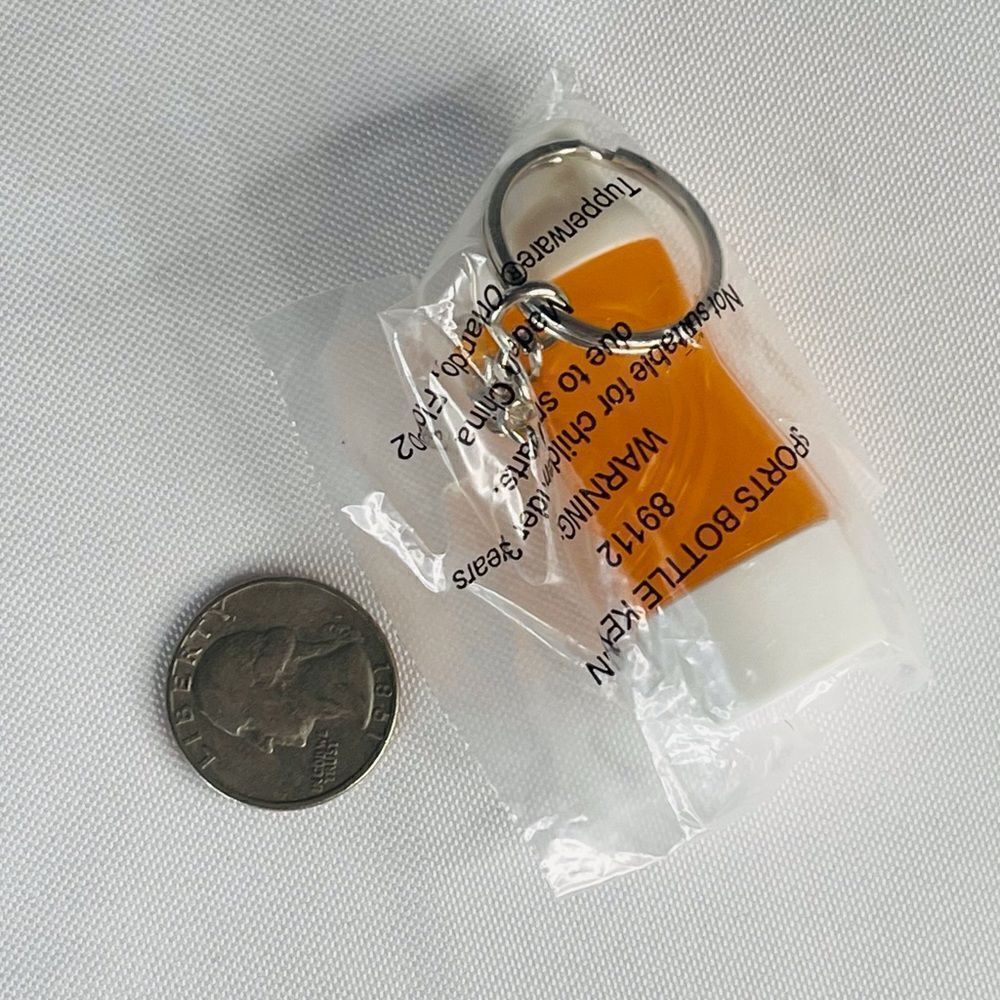 Tupperware Mini Sports Bottle Keychain - Picture 2 of 2
